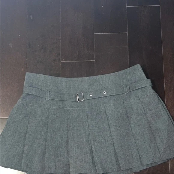 Zara size Large Gray Pleated Women's Skirt